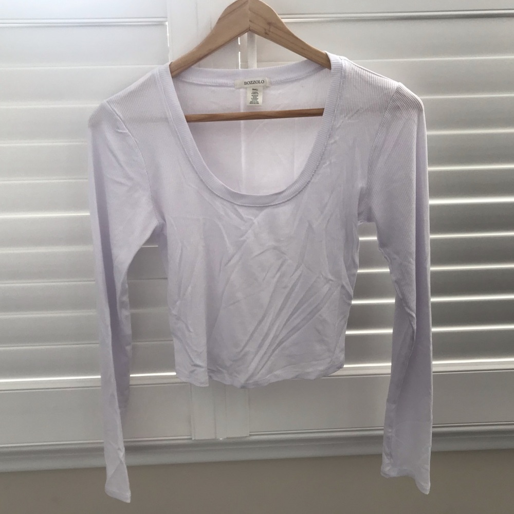 A simple ribbed long sleeve shirt